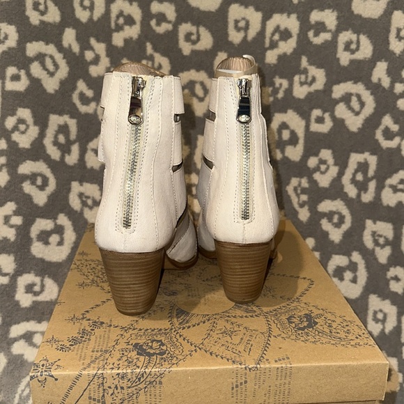 Free People Brayden Fisherman Boots in ECRU 🥰 New 🆕 & Never Worn 😍 - Picture 9 of 17